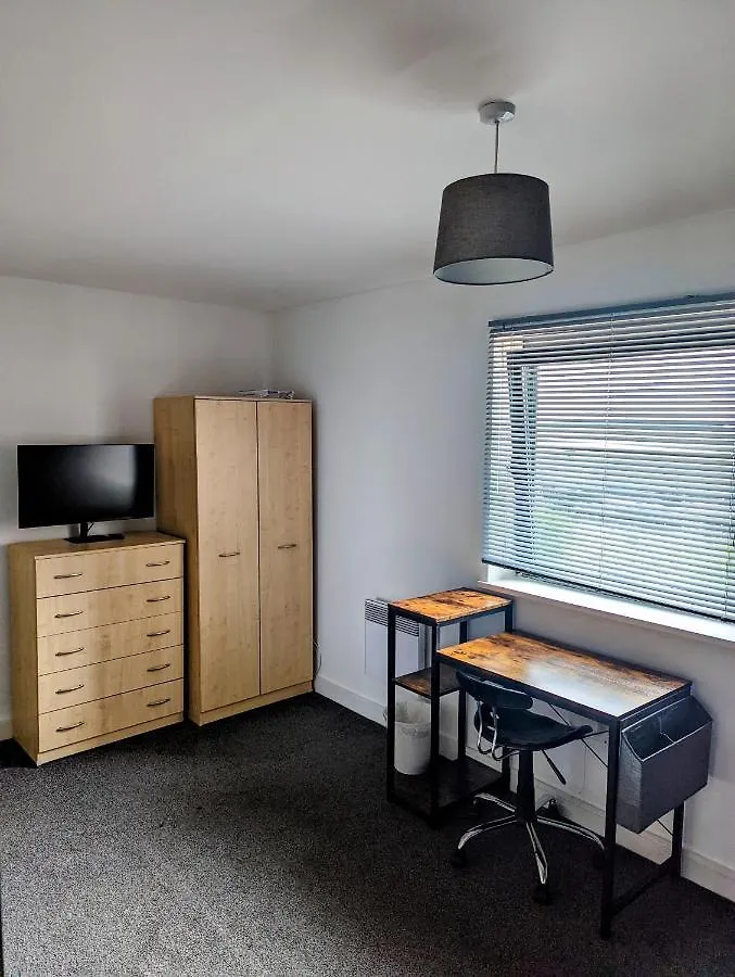 Lush Cardiff Bay Apartment With Secure Parking And Fast Wifi