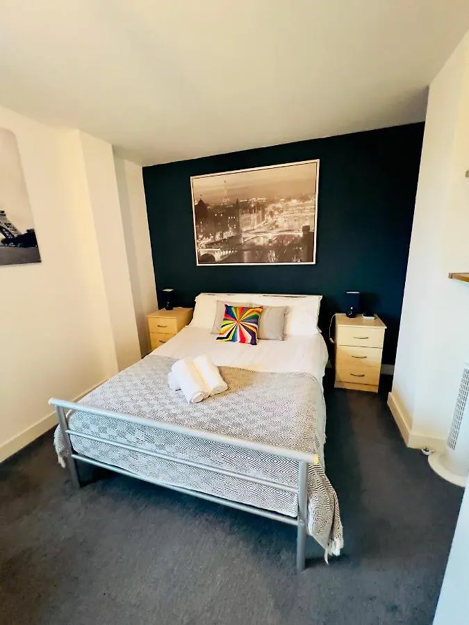 Lush Cardiff Bay Apartment With Secure Parking And Fast Wifi